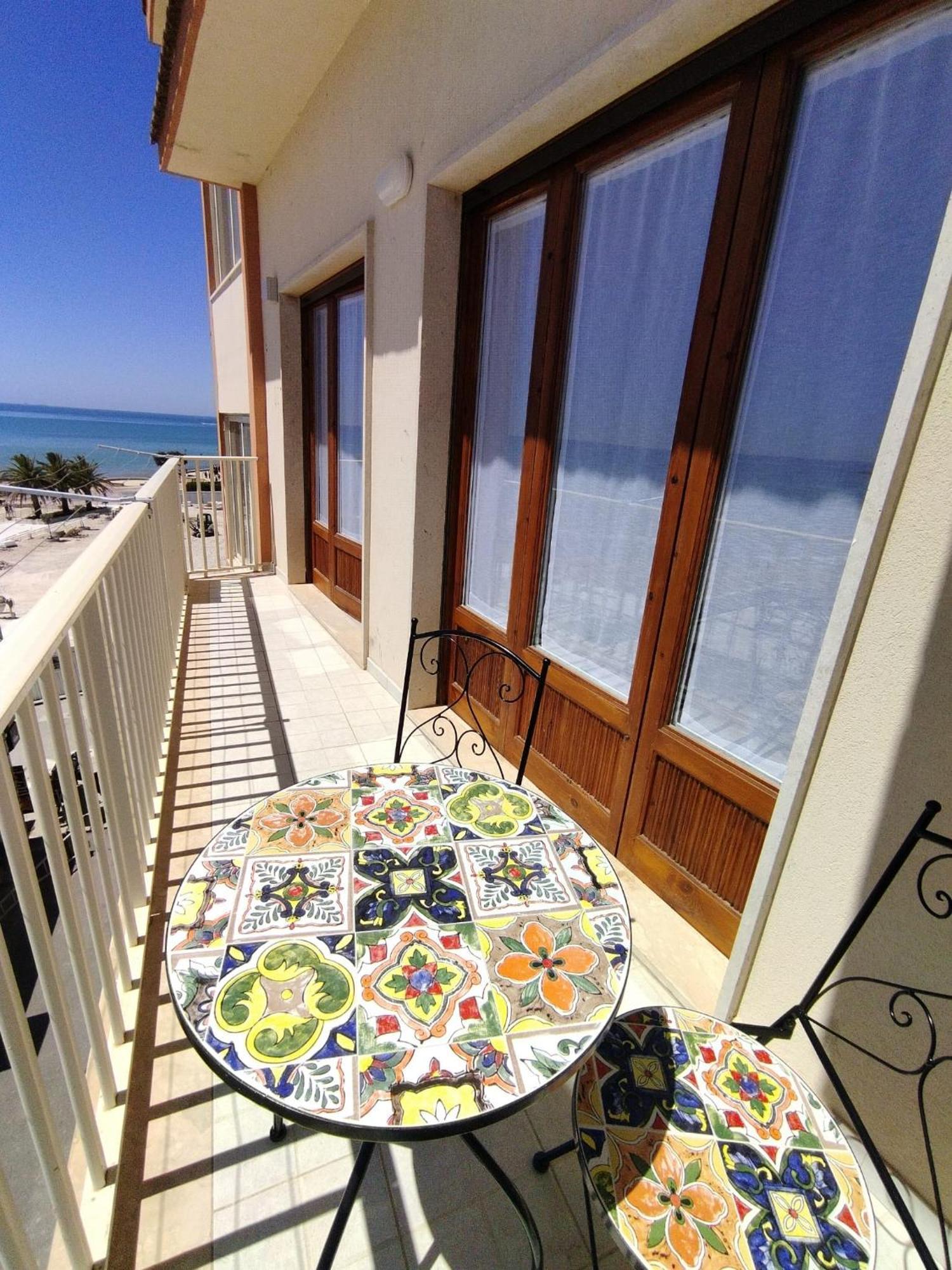 Calammari Apartment Марина ди Модика Екстериор снимка